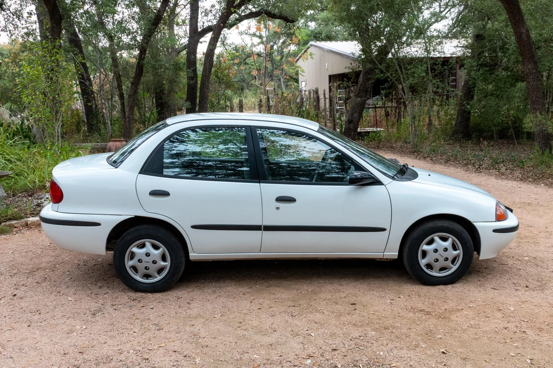 1996 Geo Metro - Image 10 of 31