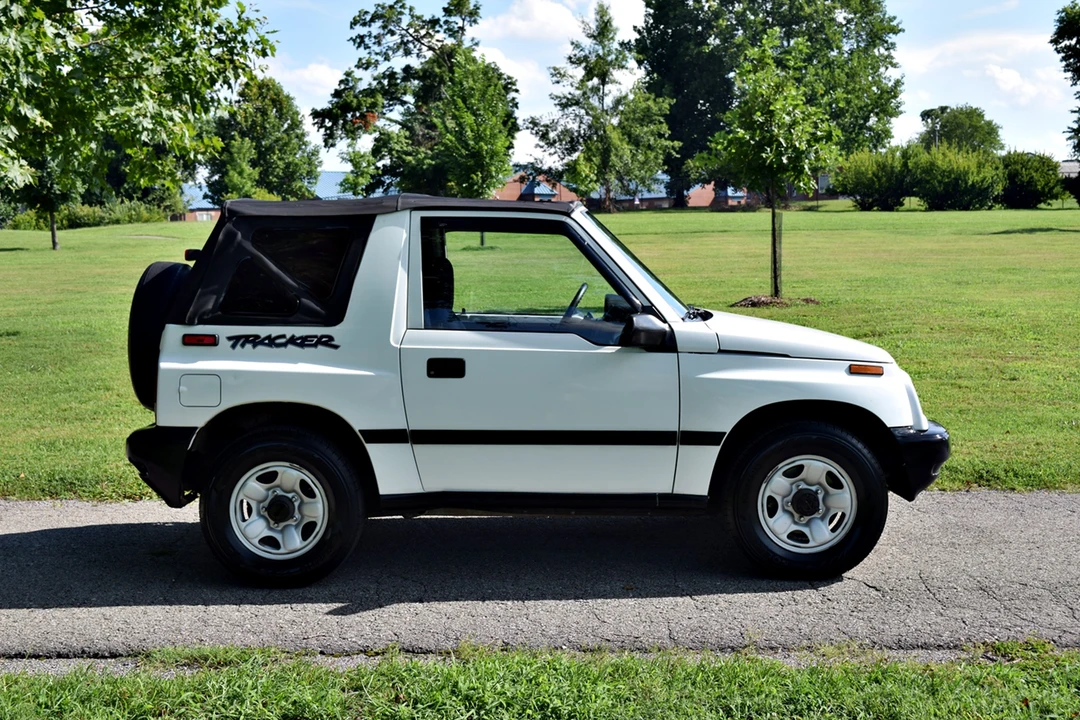 1996 Geo Tracker - Image 10 of 31
