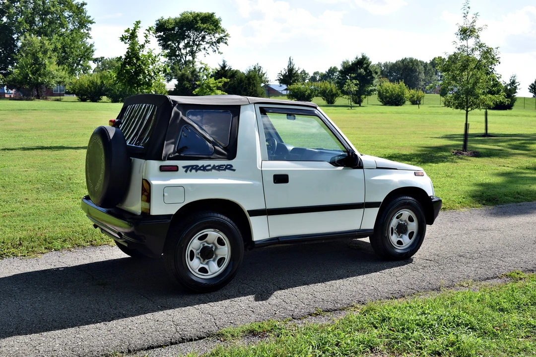 1996 Geo Tracker - Image 11 of 31