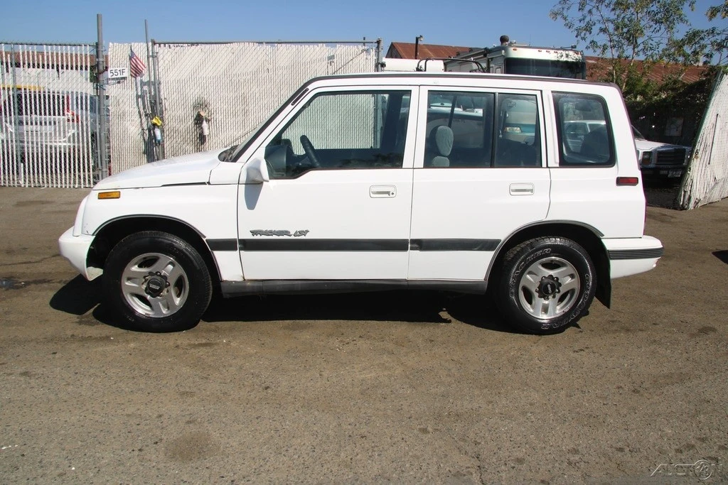 1996 Geo Tracker - Image 3 of 21