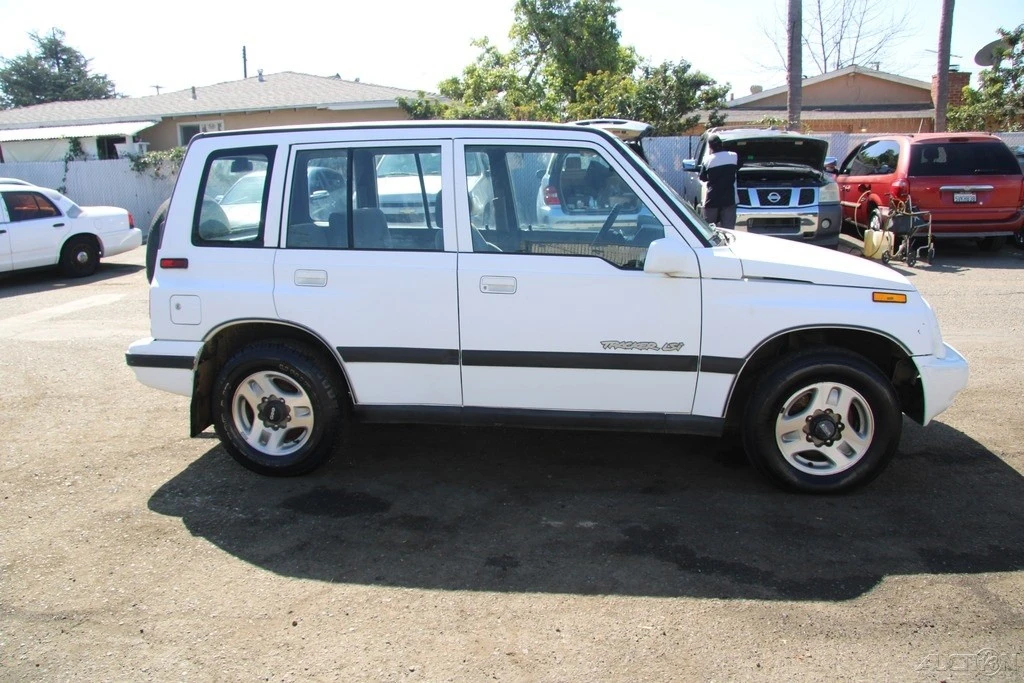 1996 Geo Tracker - Image 9 of 21