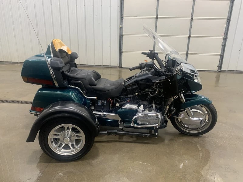 1996 Honda Gold Wing - Image 9 of 11