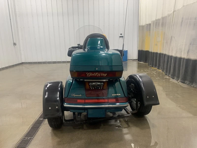 1996 Honda Gold Wing - Image 6 of 11