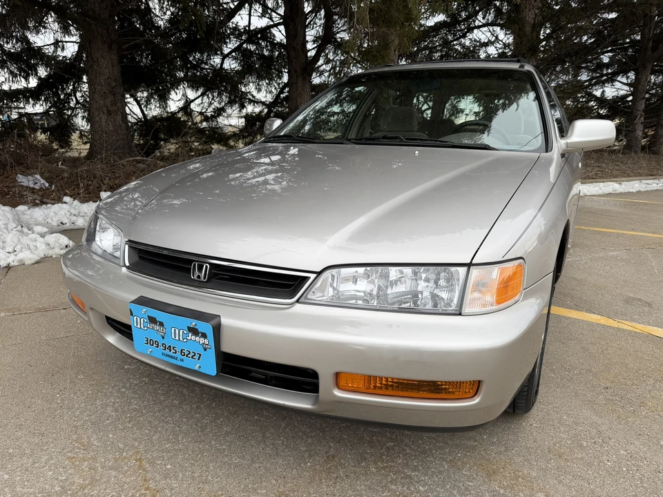 1996 Honda Accord 5th Gen - Image 2 of 31