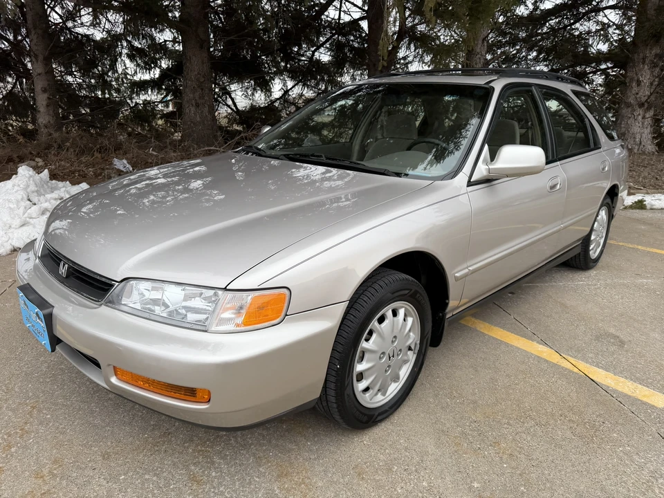 1996 Honda Accord 5th Gen - Image 5 of 31