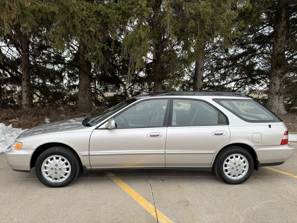1996 Honda Accord 5th Gen - Image 7 of 31