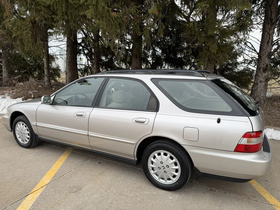 1996 Honda Accord 5th Gen - Image 8 of 31