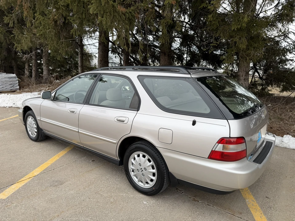 1996 Honda Accord 5th Gen - Image 9 of 31