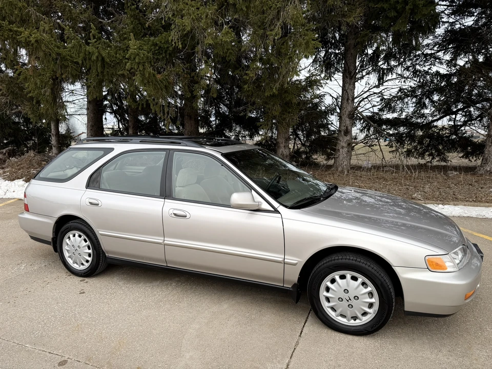 1996 Honda Accord 5th Gen - Image 21 of 31