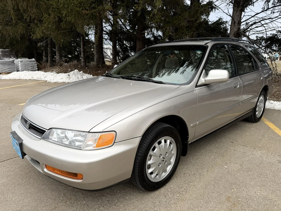 1996 Honda Accord 5th Gen - Image 4 of 31