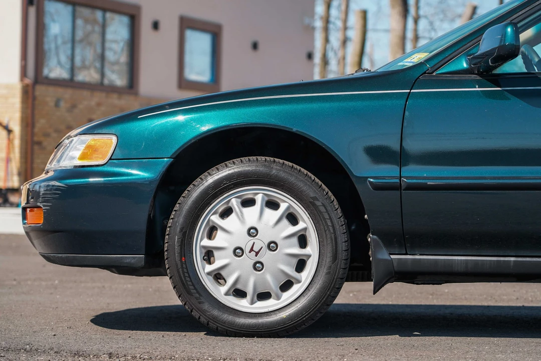 1996 Honda Accord 5th Gen - Image 12 of 31