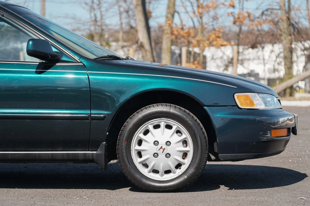 1996 Honda Accord 5th Gen - Image 16 of 31