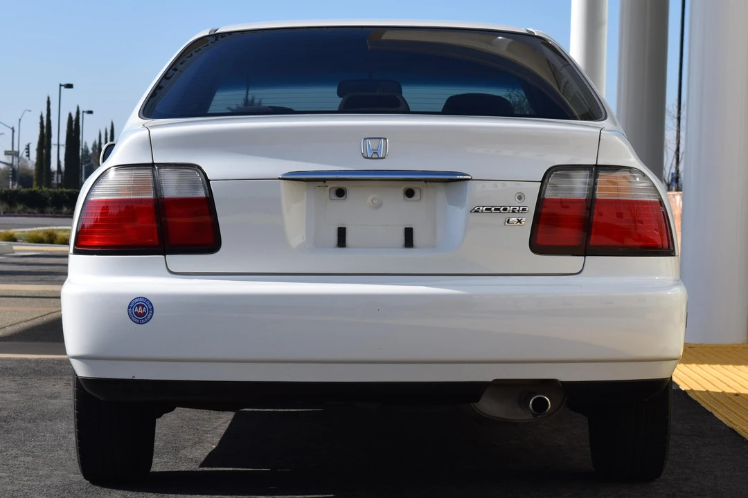 1996 Honda Accord 5th Gen - Image 5 of 17