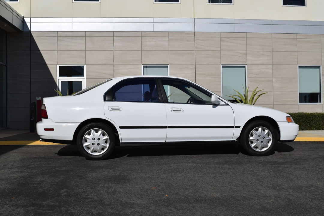 1996 Honda Accord 5th Gen - Image 10 of 17