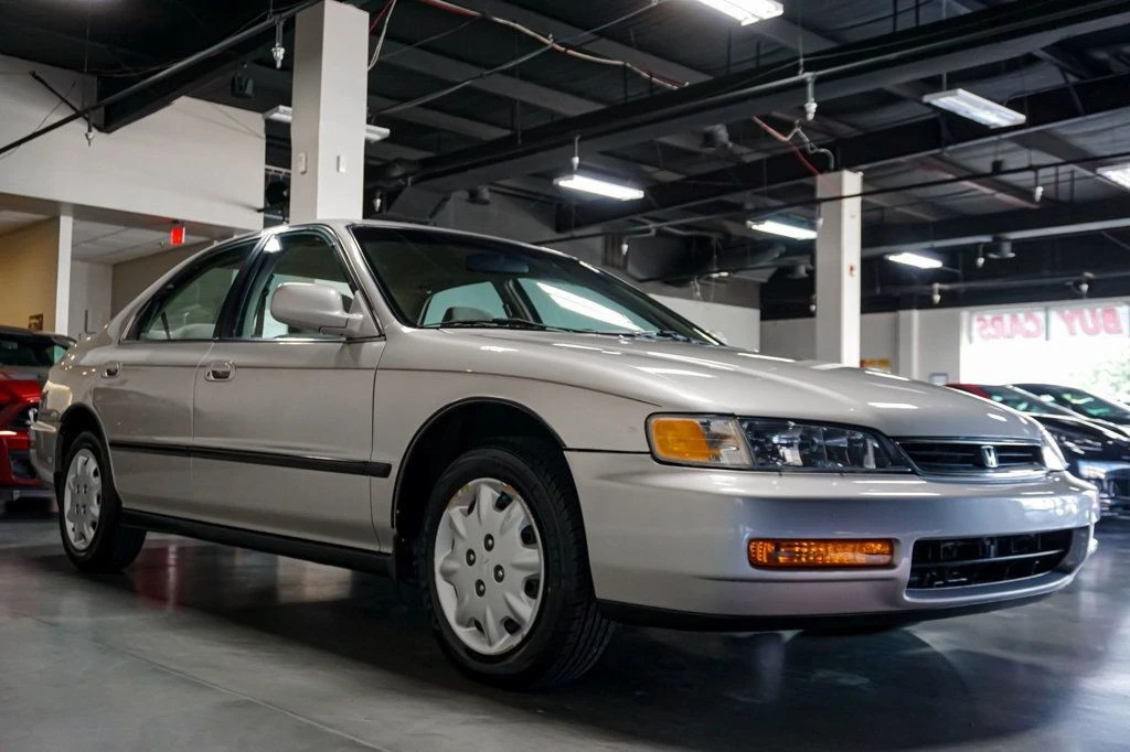 1996 Honda Accord 5th Gen - Image 2 of 12