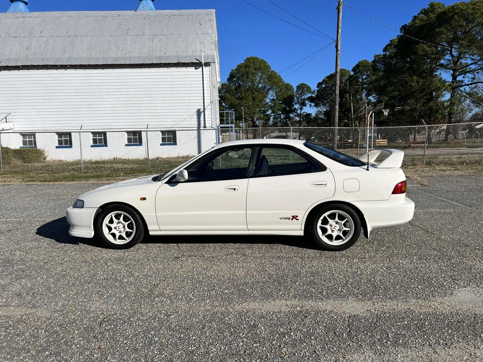 1996 Acura Integra Type R 3rd Gen - Image 10 of 31