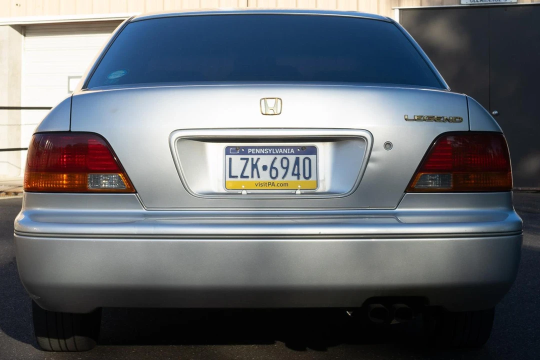 1996 Acura Legend - Image 5 of 31