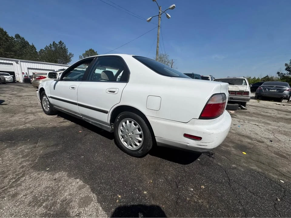 1996 Honda Accord 5th Gen - Image 4 of 6