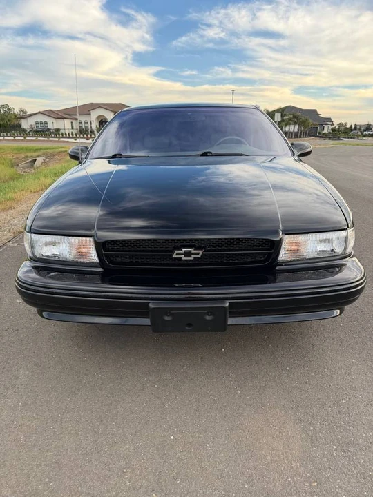 1996 Chevrolet - Image 4 of 8