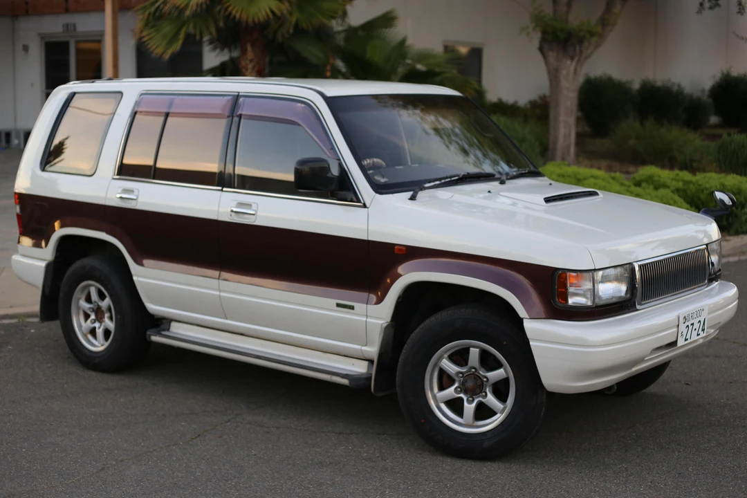 1996 Isuzu Trooper - Image 6 of 10