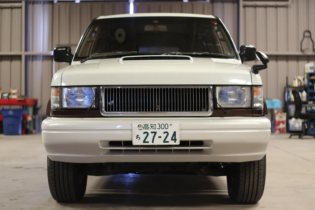 1996 Isuzu Trooper - Image 2 of 10
