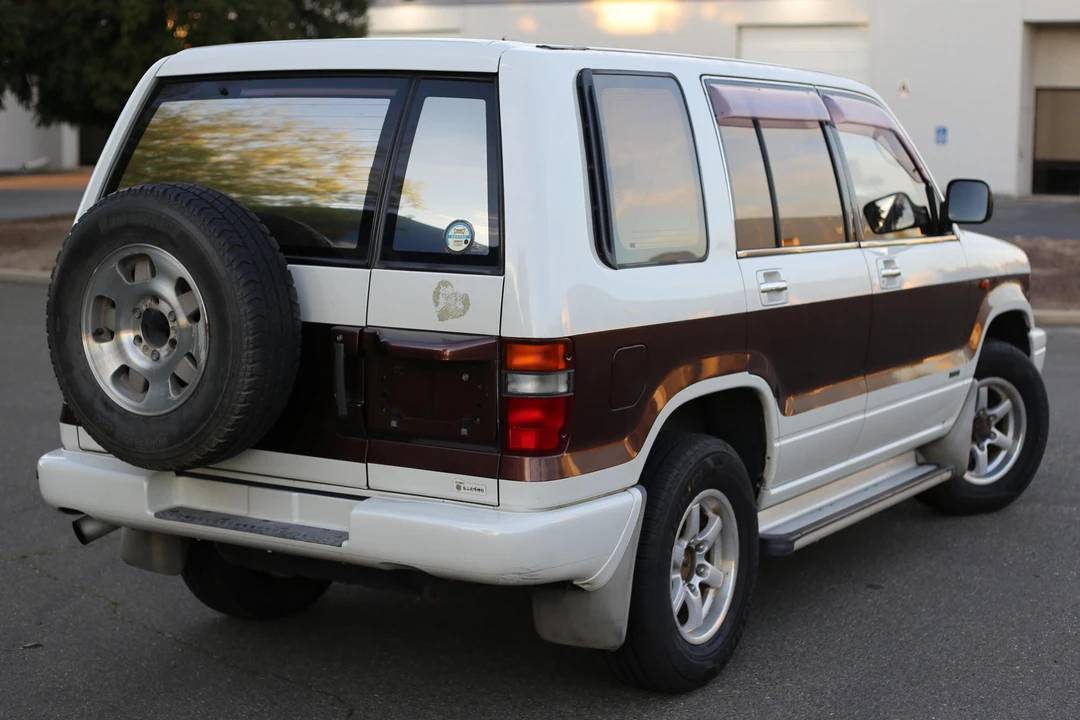 1996 Isuzu Trooper - Image 4 of 10