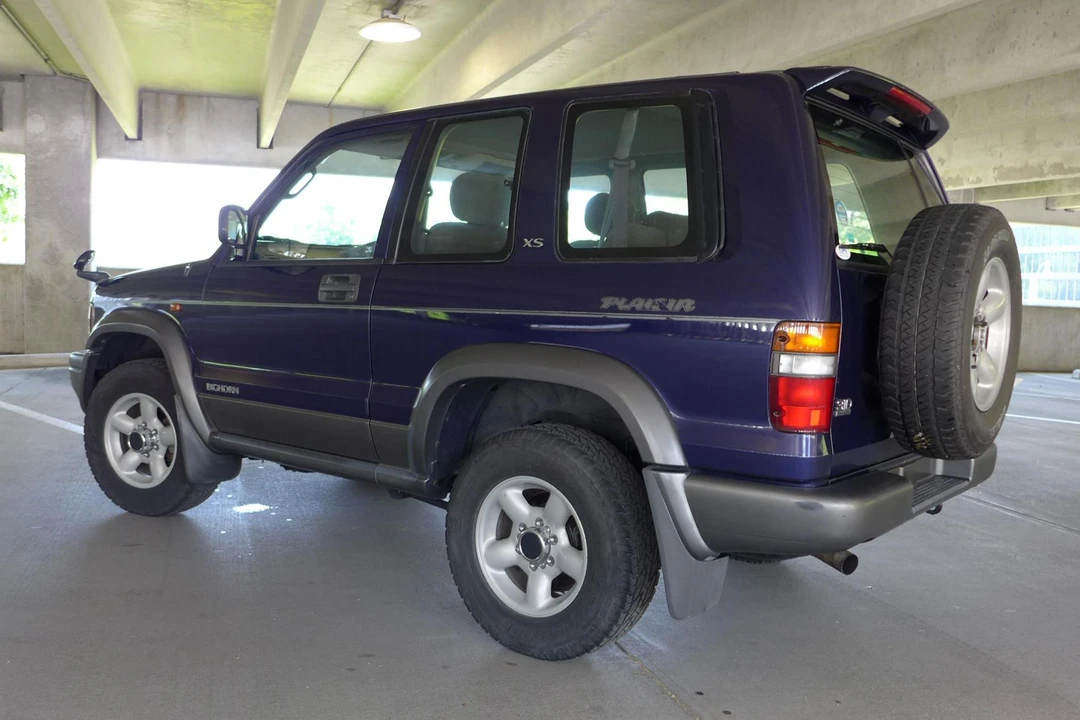 1996 Isuzu Trooper - Image 4 of 9