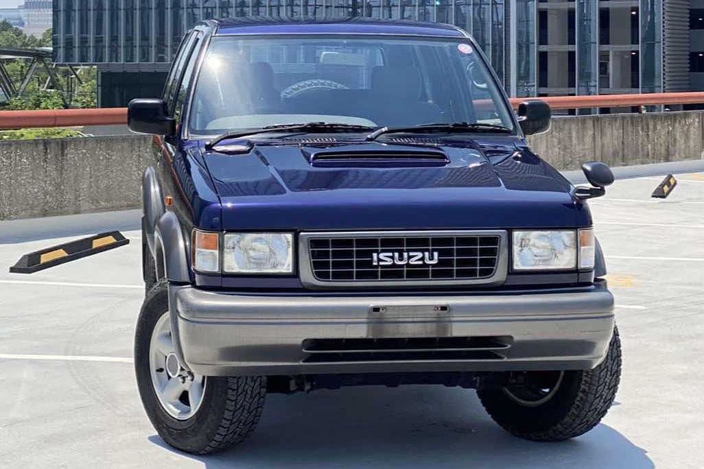 1996 Isuzu Trooper - Image 2 of 9