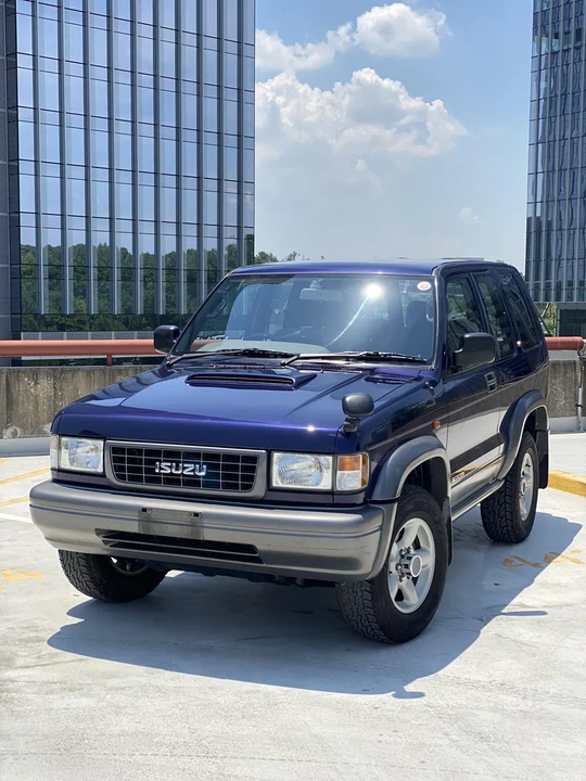 1996 Isuzu Trooper - Image 6 of 9