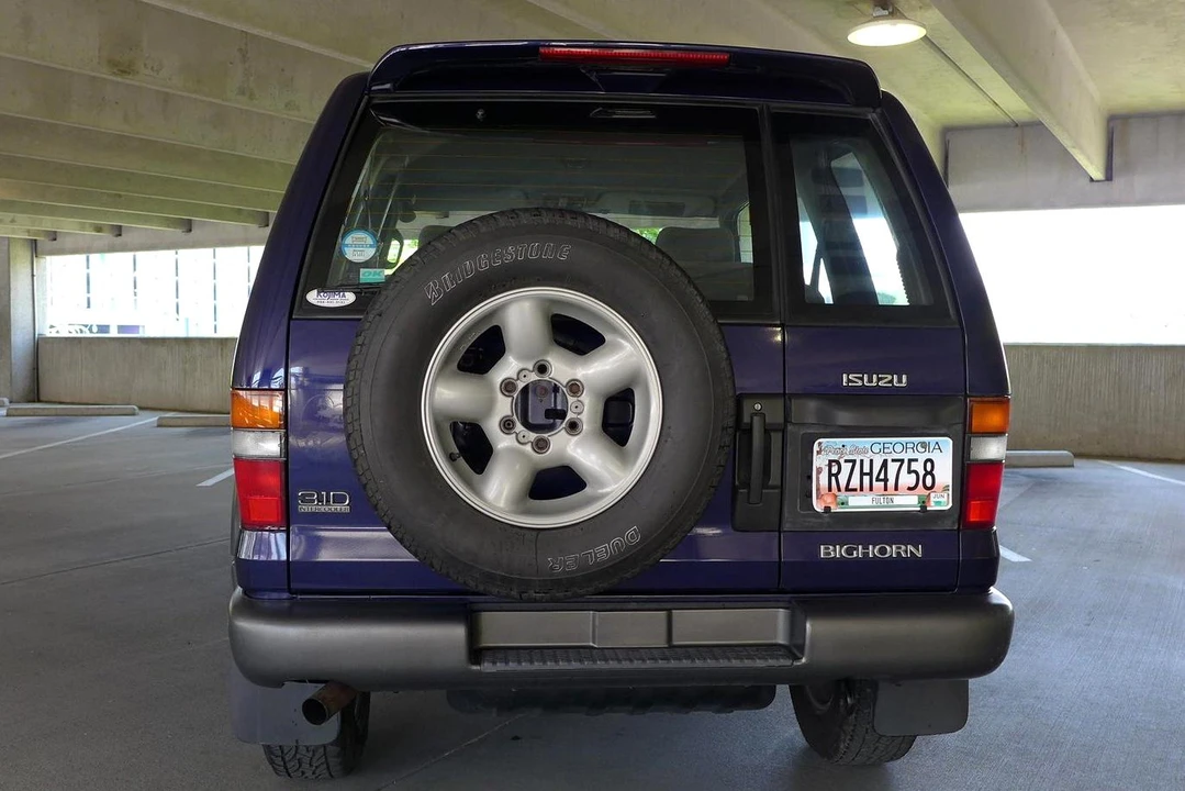 1996 Isuzu Trooper - Image 5 of 9
