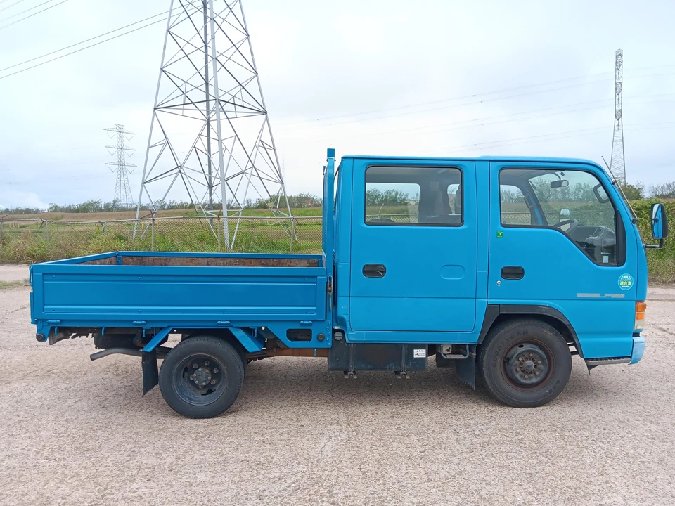 1996 Isuzu Elf - Image 11 of 31