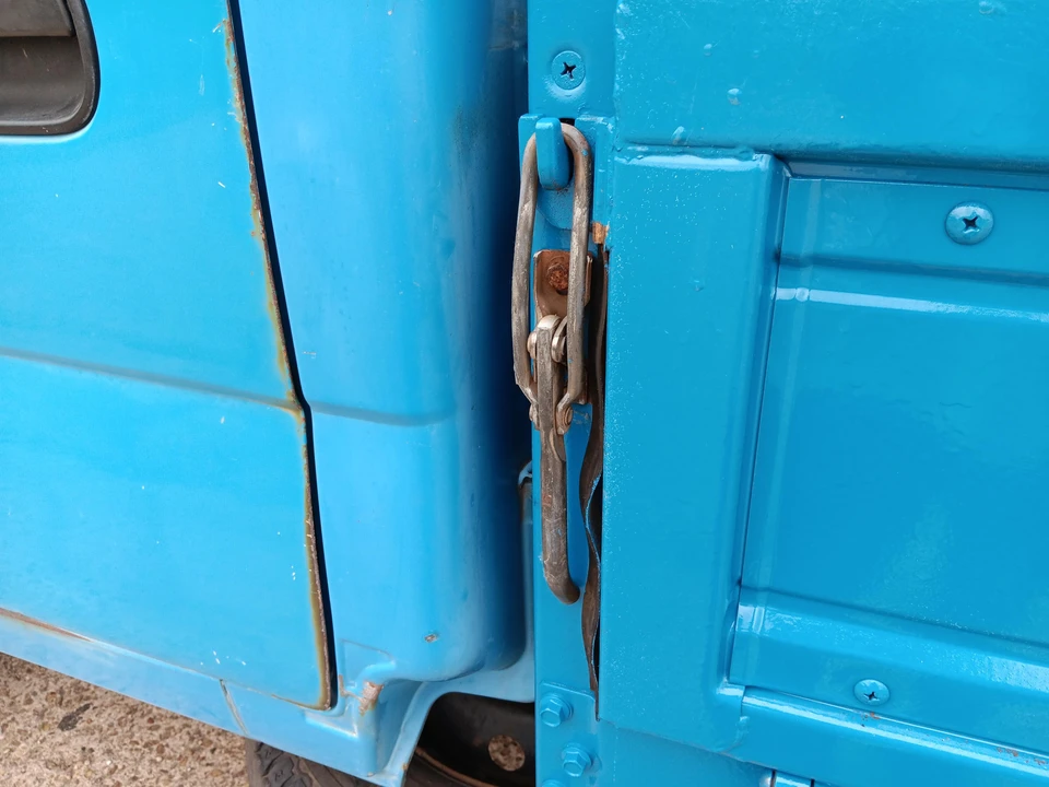 1996 Isuzu Elf - Image 16 of 31