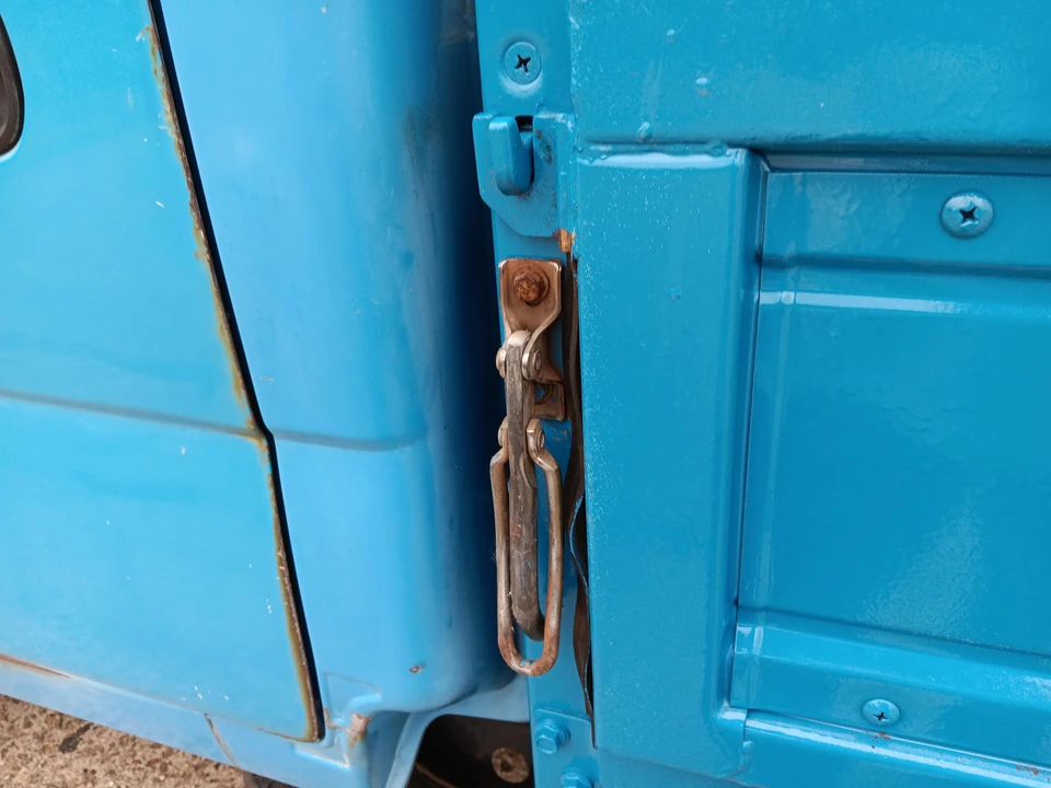 1996 Isuzu Elf - Image 17 of 31
