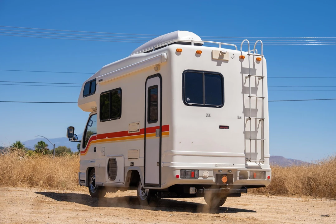 1996 Isuzu Elf - Image 8 of 31
