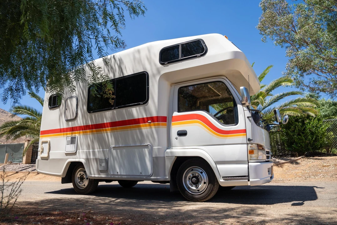 1996 Isuzu Elf - Image 25 of 31