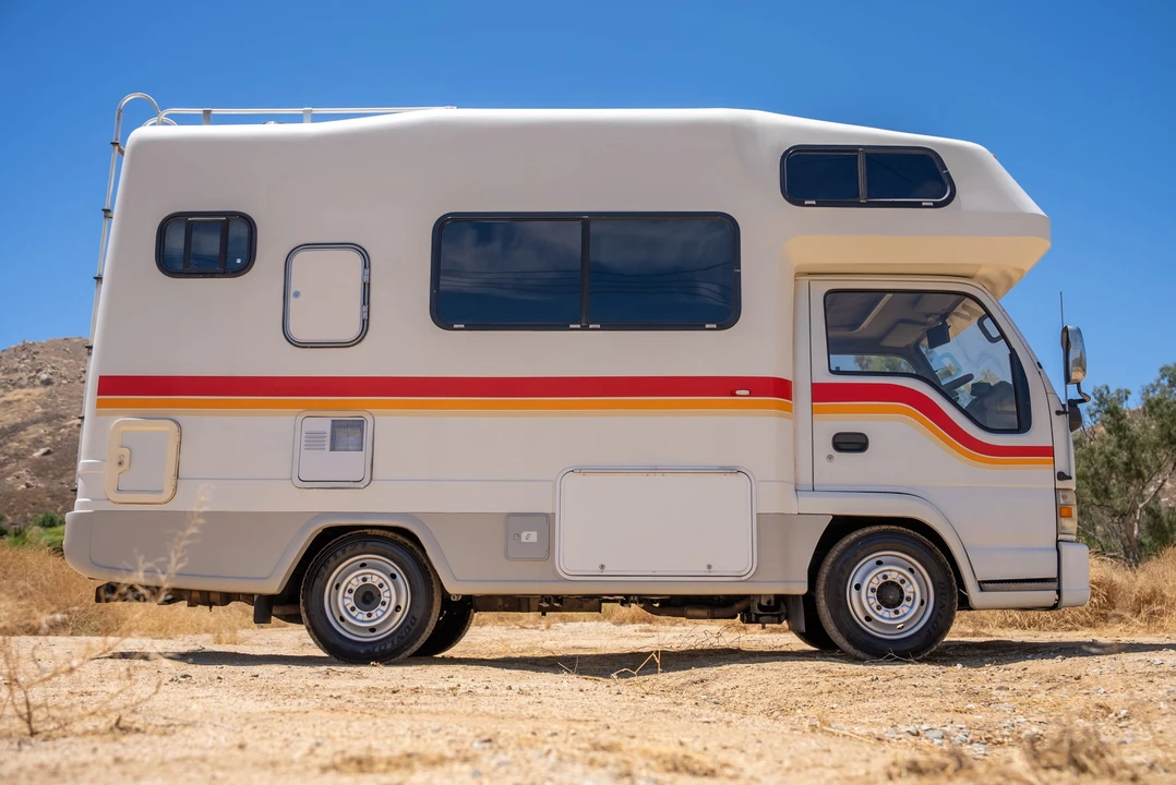 1996 Isuzu Elf - Image 4 of 31