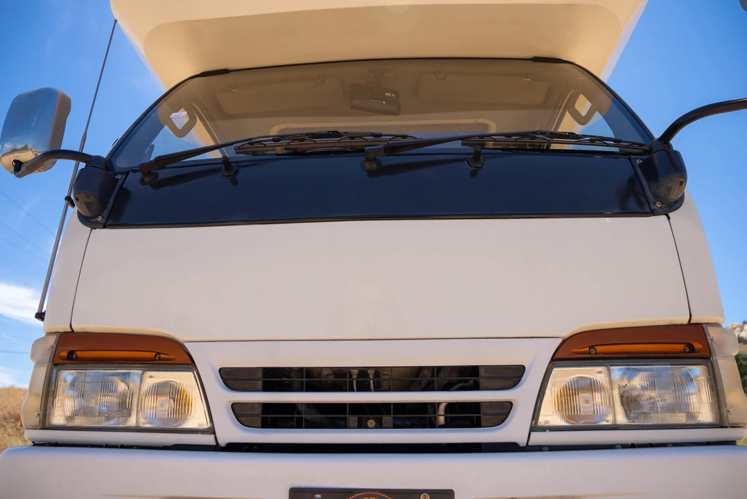 1996 Isuzu Elf - Image 28 of 31