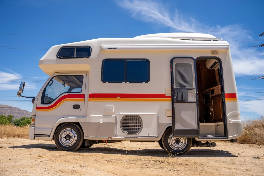1996 Isuzu Elf - Image 11 of 31