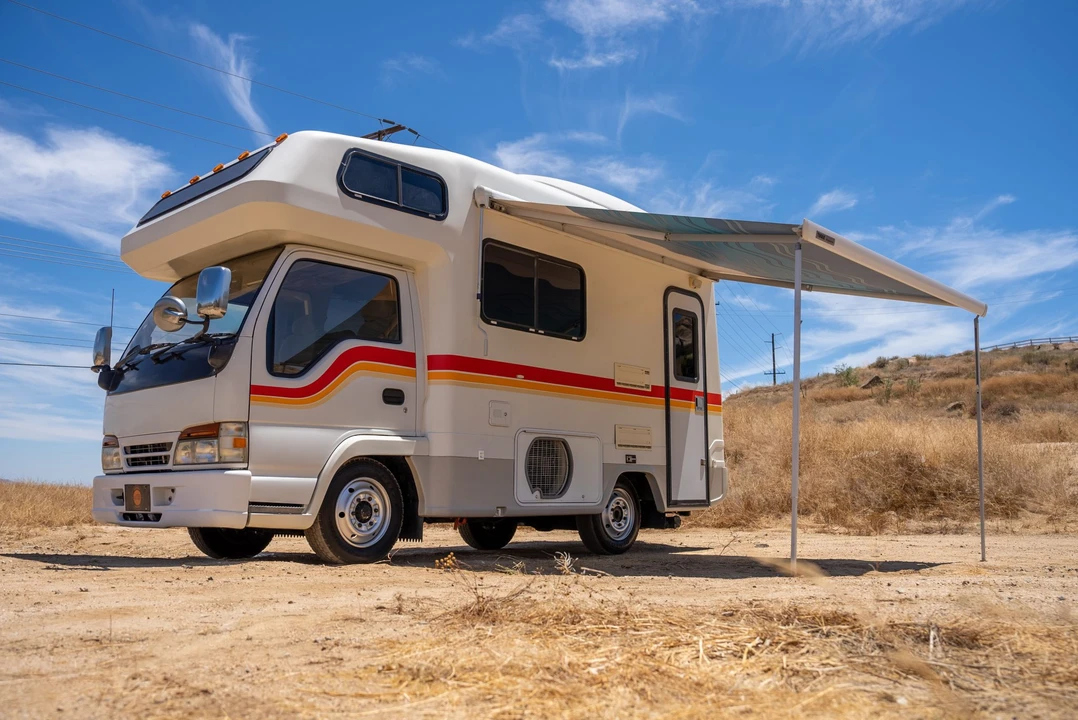 1996 Isuzu Elf - Image 17 of 31