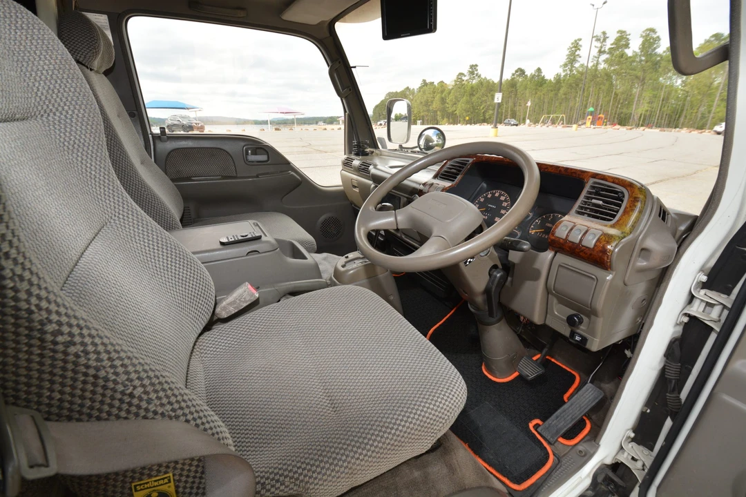 1996 Isuzu Elf - Image 22 of 31