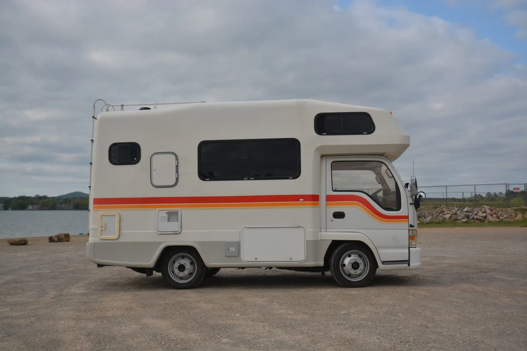 1996 Isuzu Elf - Image 9 of 31