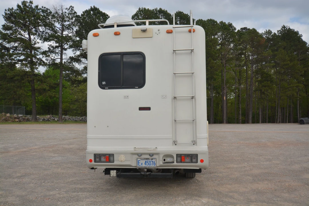 1996 Isuzu Elf - Image 10 of 31