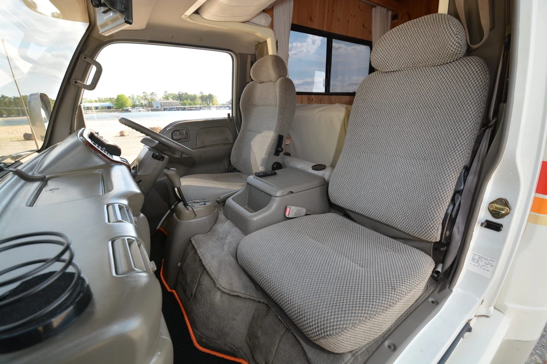 1996 Isuzu Elf - Image 25 of 31