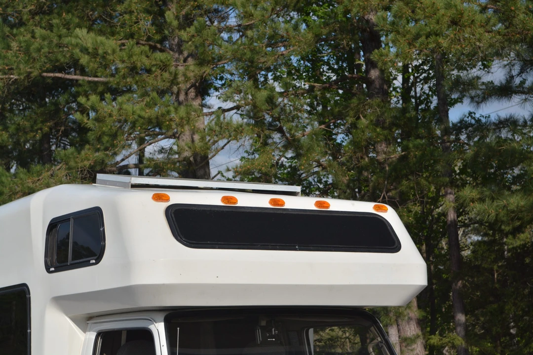 1996 Isuzu Elf - Image 14 of 31