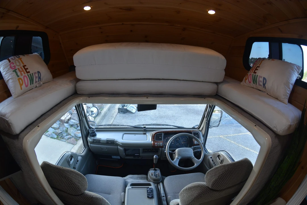 1996 Isuzu Elf - Image 31 of 31