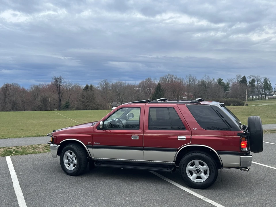 1996 Isuzu Rodeo - Image 16 of 31