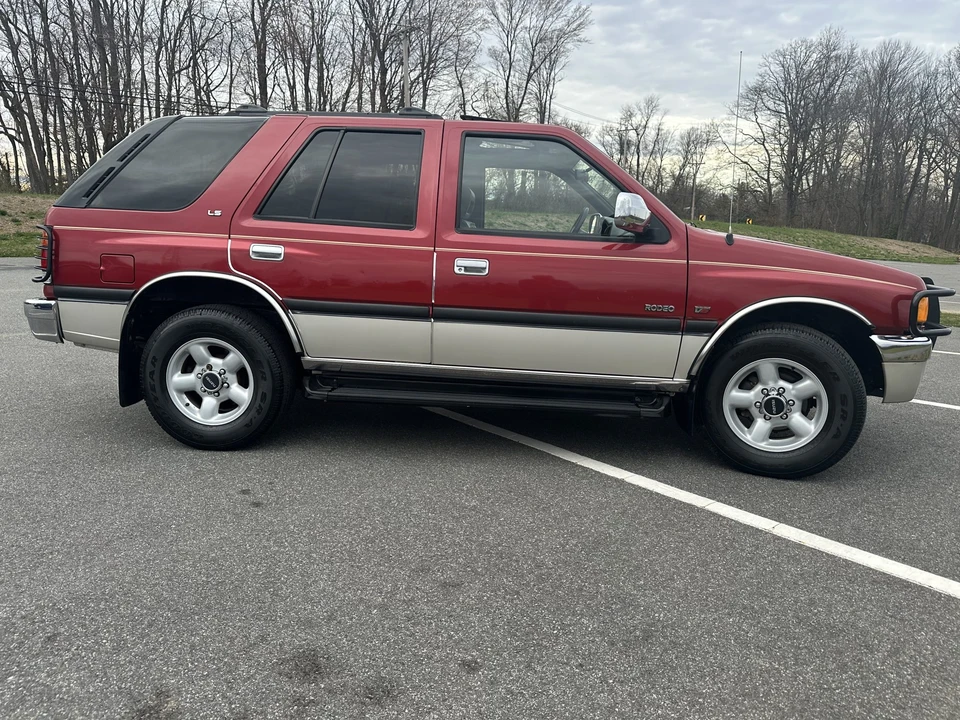 1996 Isuzu Rodeo - Image 9 of 31
