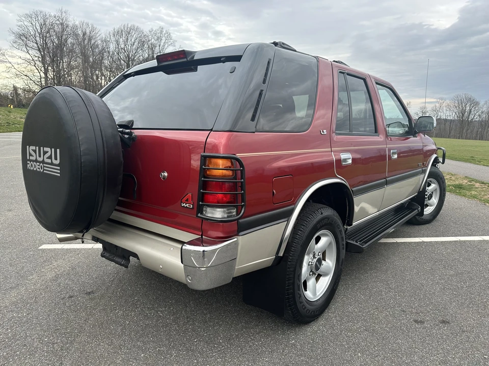 1996 Isuzu Rodeo - Image 8 of 31