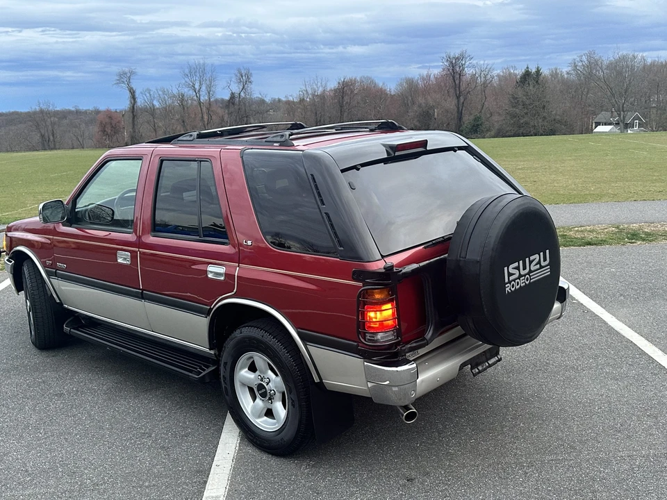 1996 Isuzu Rodeo - Image 17 of 31