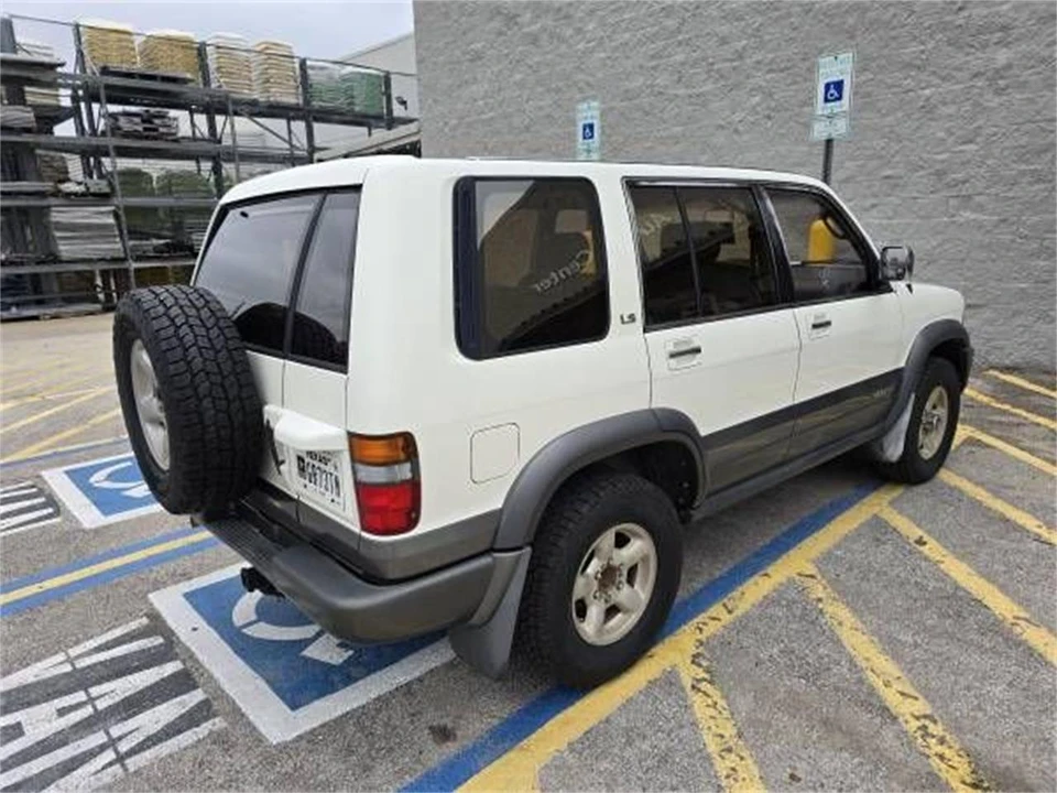 1996 Isuzu Trooper - Image 6 of 8